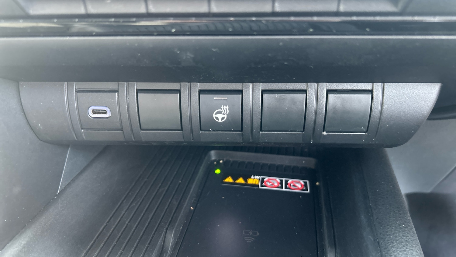 Used Toyota C-HR 2024 for sale - 78198685: Photo 30