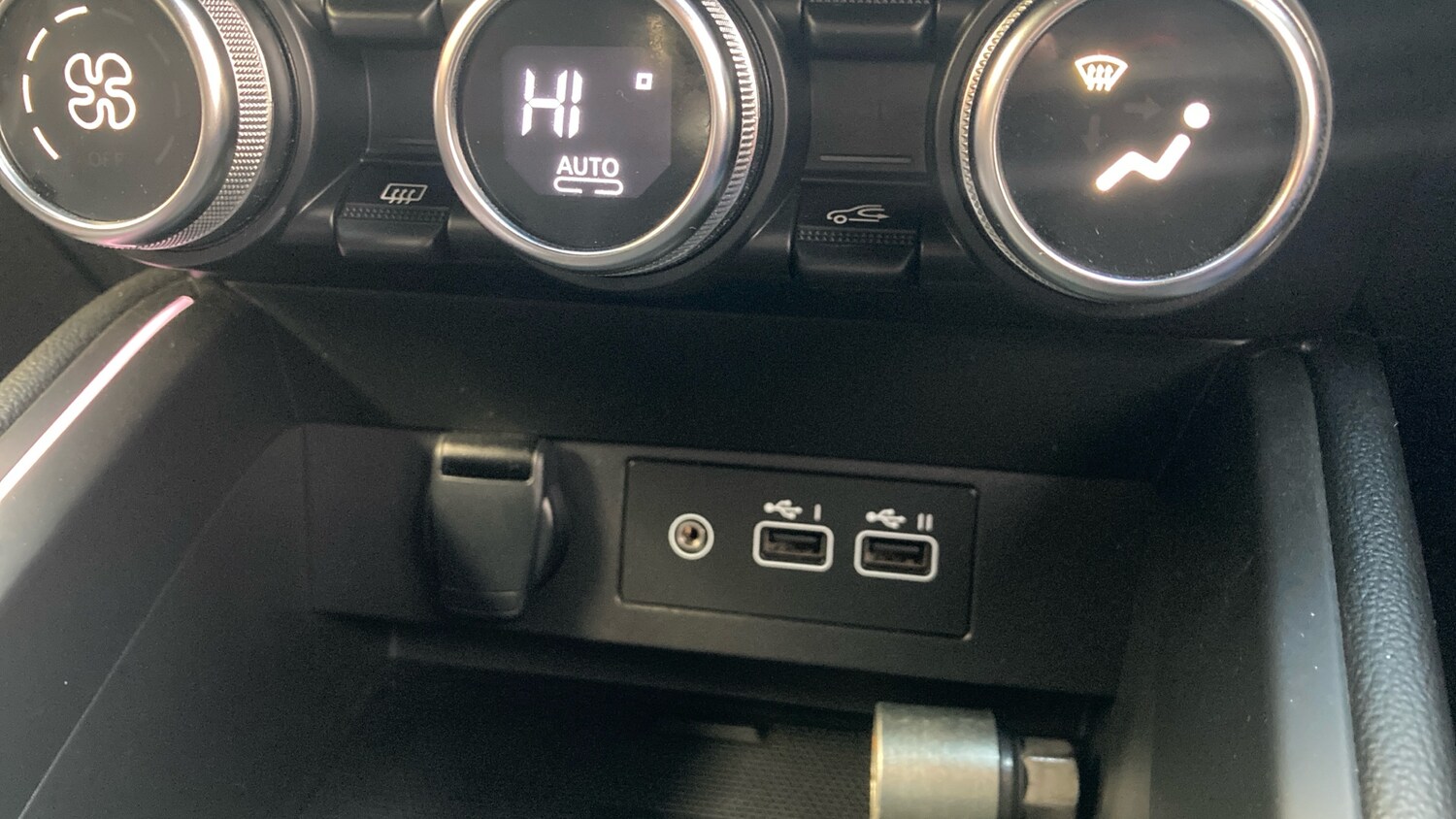 Used Renault Clio 2023 for sale - 76681577: Photo 28