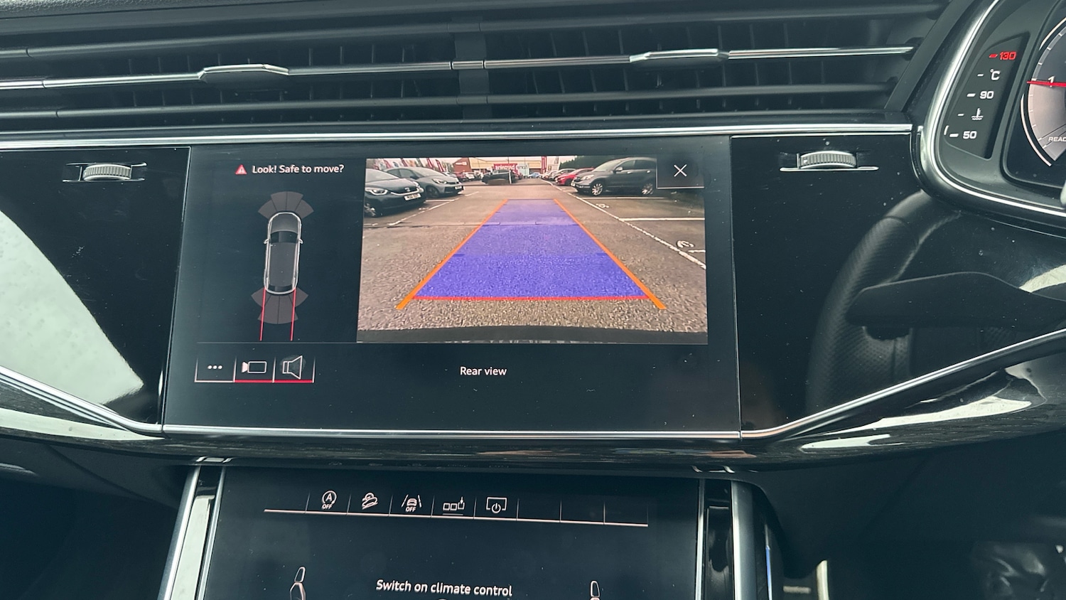 Used Audi Q8 2019 for sale - 76968737: Photo 32