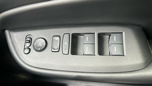 Used Honda Jazz 2023 for sale - 76117344: Photo 25