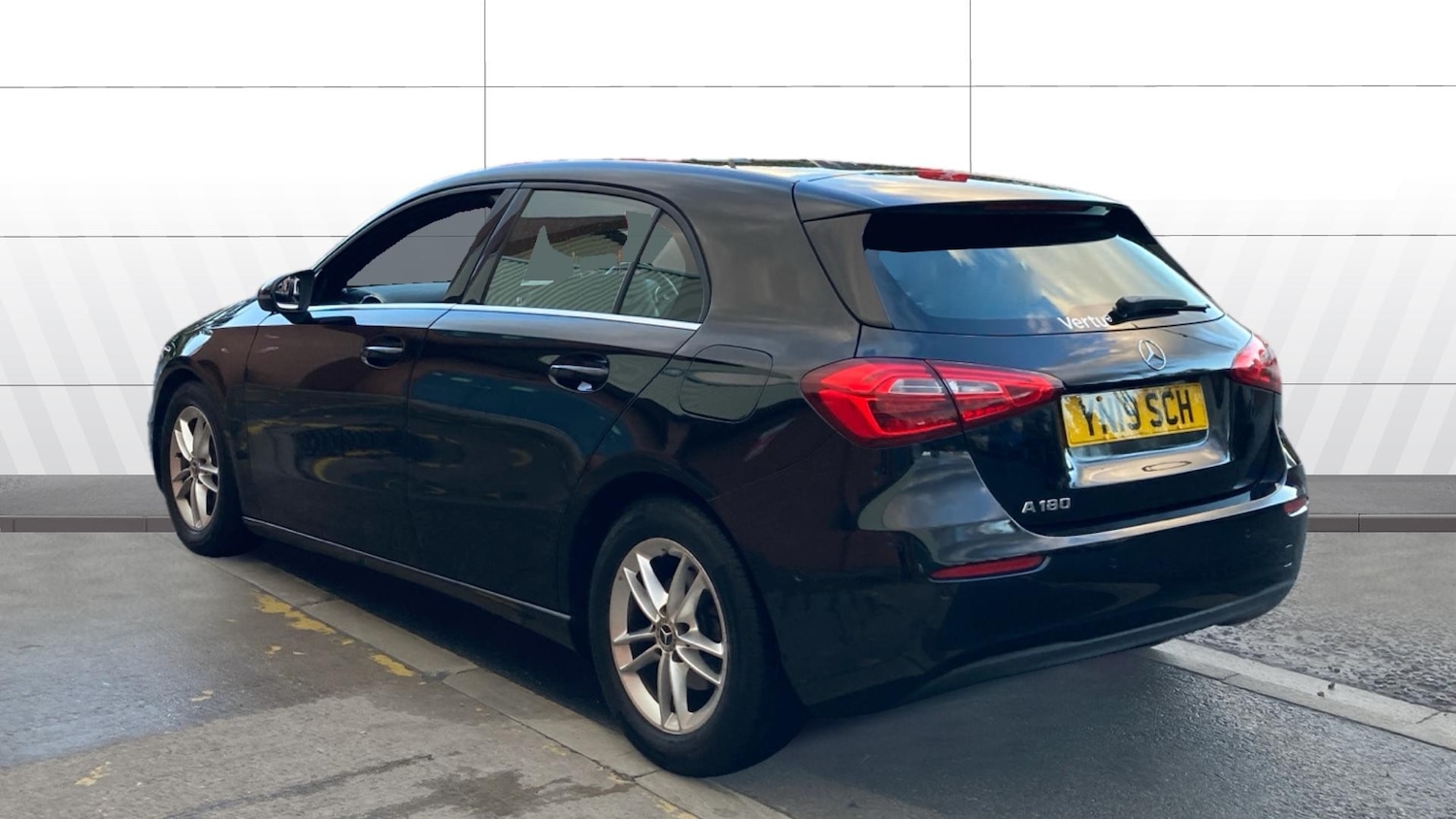 Used Mercedes-Benz A-Class 2019 for sale - 76393422: Photo 2