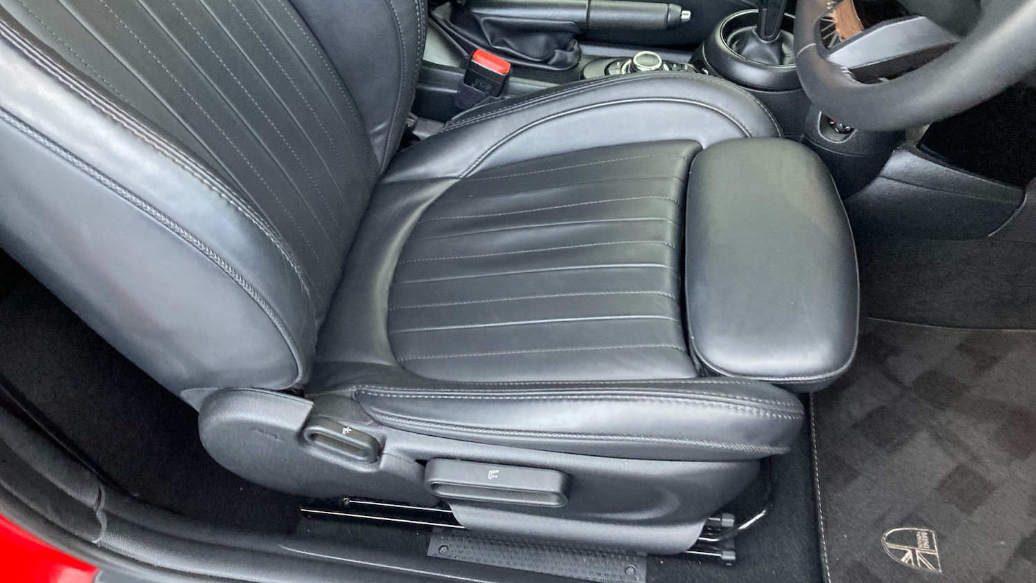 Used MINI Convertible 2023 for sale - 77381502: Photo 25