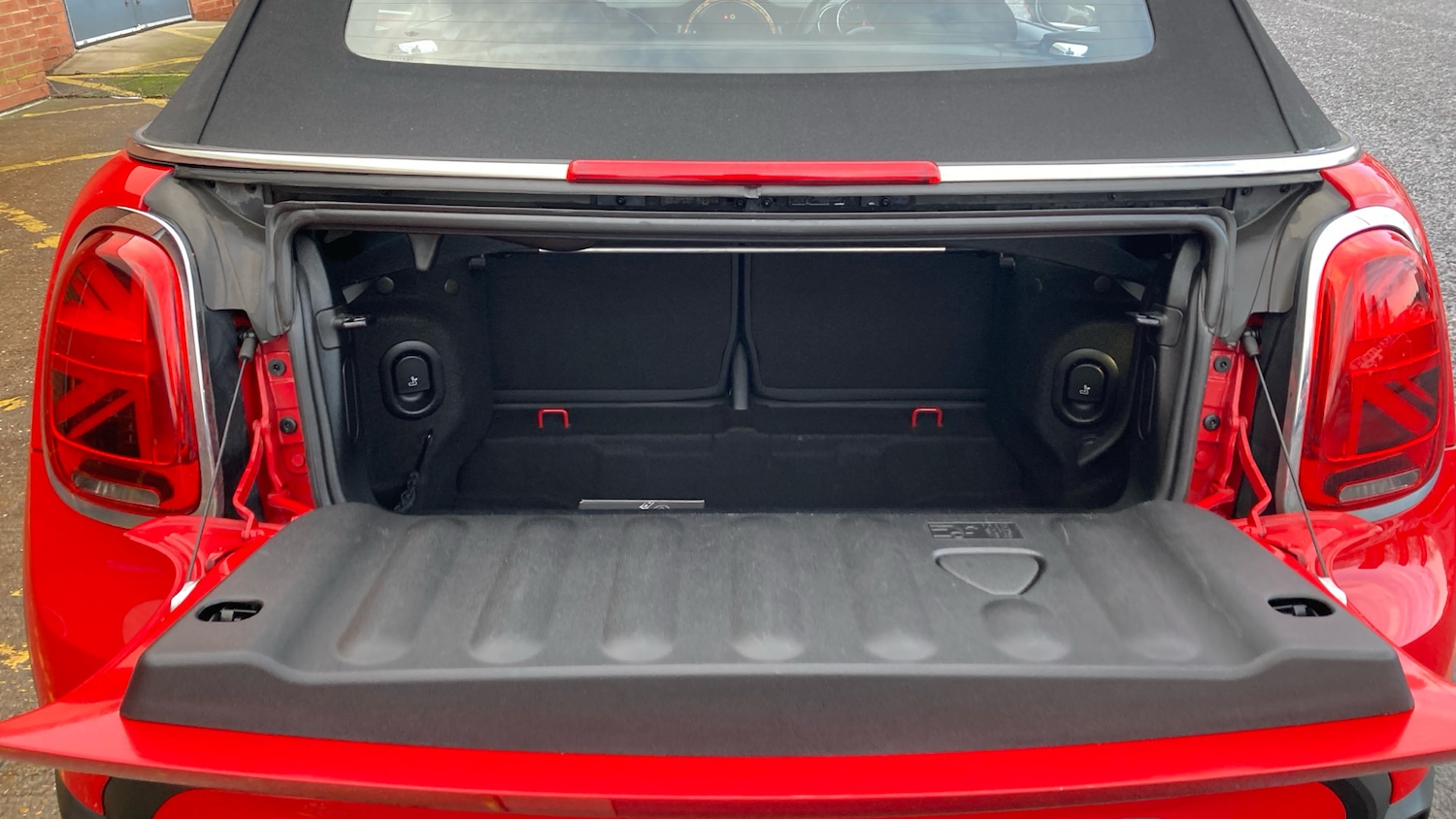 Used MINI Convertible 2023 for sale - 77381502: Photo 4