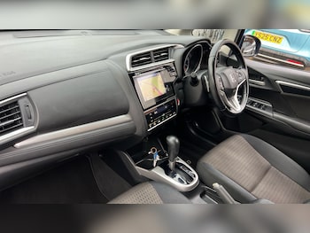 Used Honda Jazz 2018 for sale - 76490440: Photo