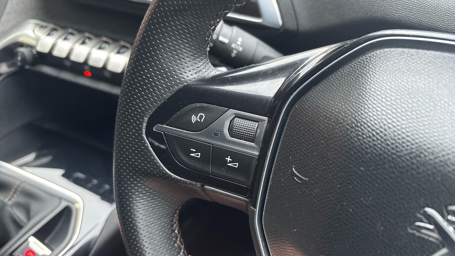 Used Peugeot 3008 2017 for sale - 77023275: Photo 22