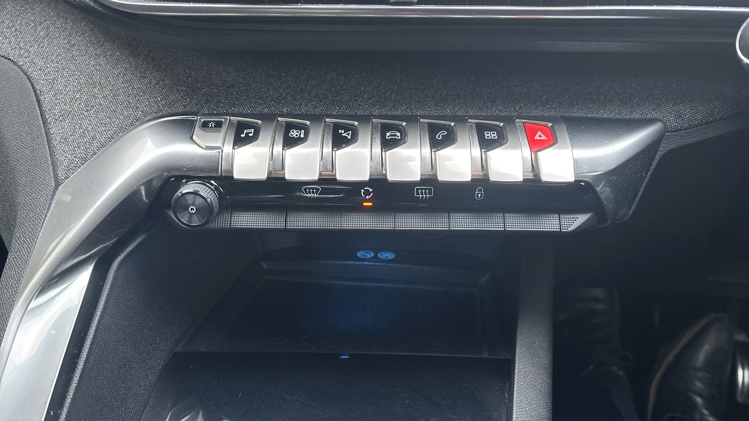 Used Peugeot 3008 2017 for sale - 77023275: Photo 39