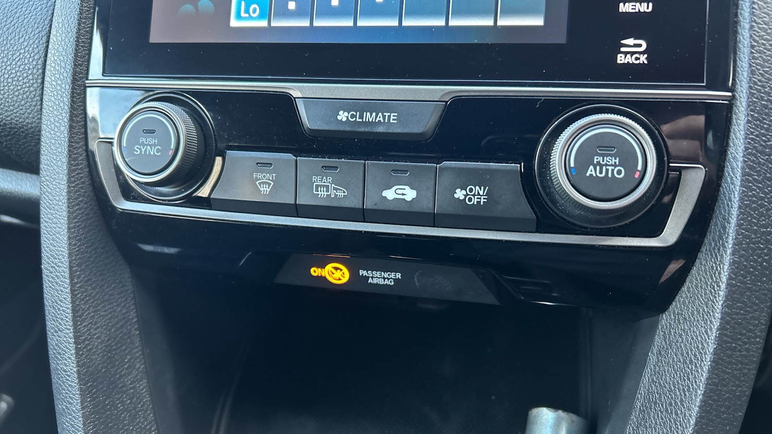 Used Honda Civic 2017 for sale - 76835318: Photo 17