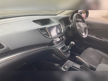 Used Honda CR-V 2017 for sale - 76321687: Photo 2