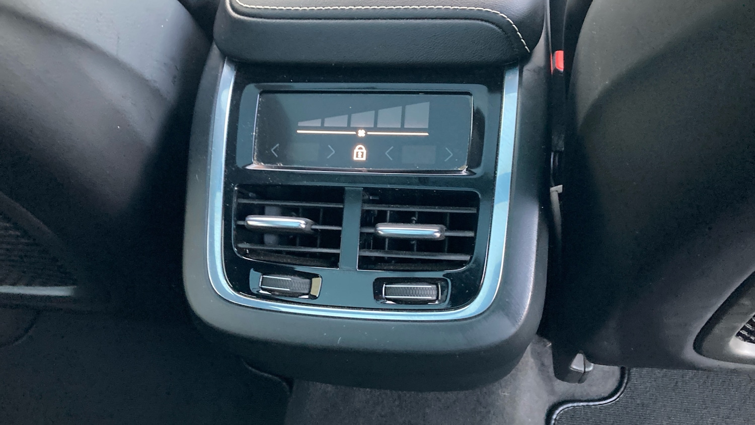 Used Volvo XC60 2021 for sale - 76638584: Photo 39