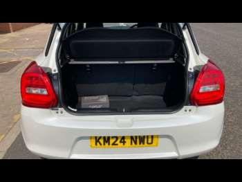 Used Suzuki Swift 2024 for sale - 74900956: Photo