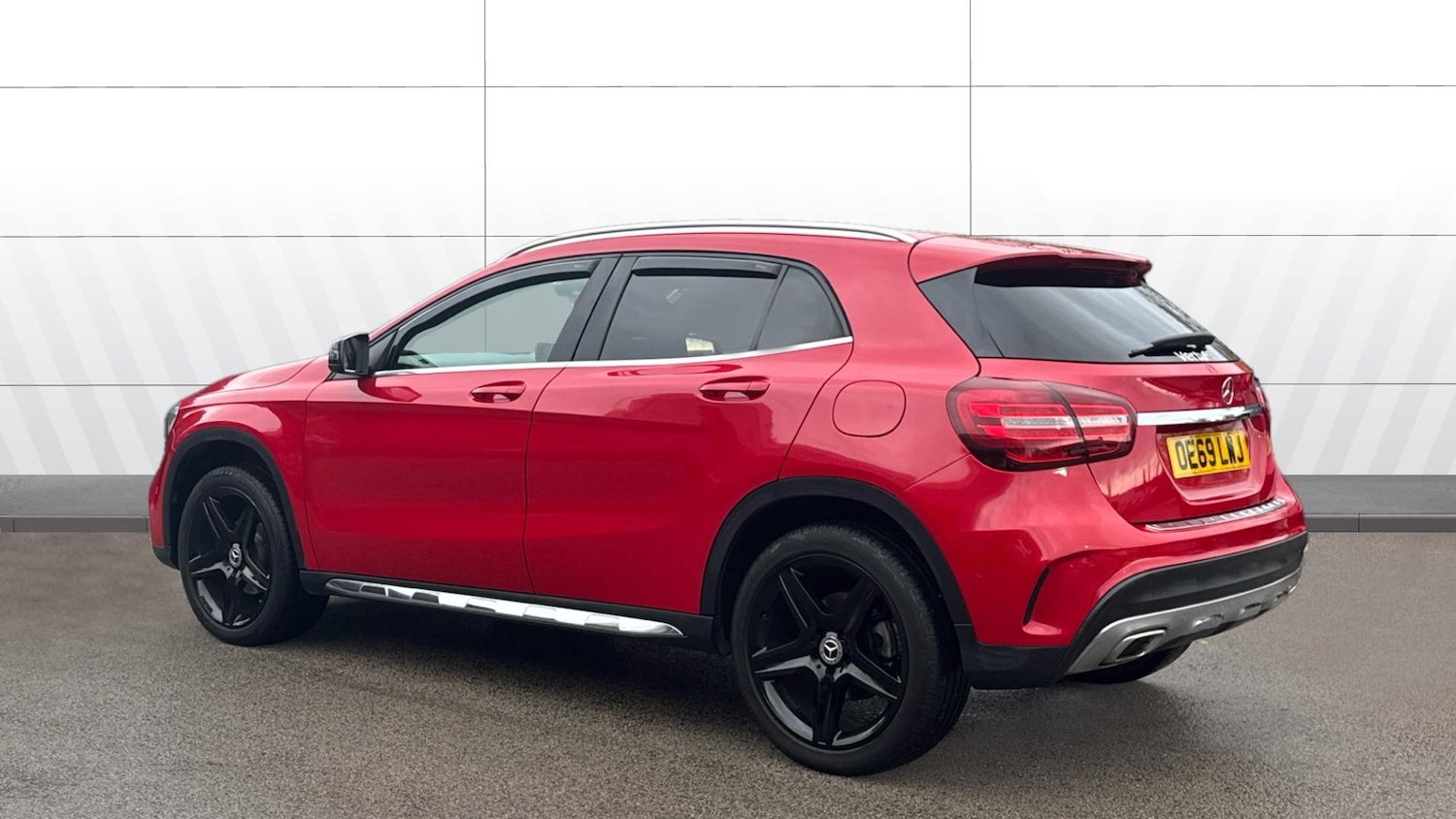 Used Mercedes-Benz GLA 2019 for sale - 76541301: Photo 2