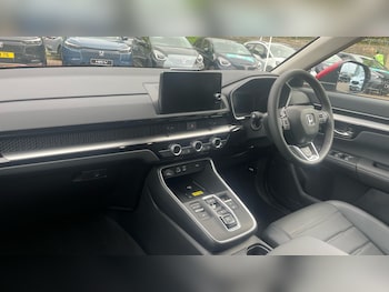 Used Honda CR-V 2025 for sale - 76252560: Photo 2