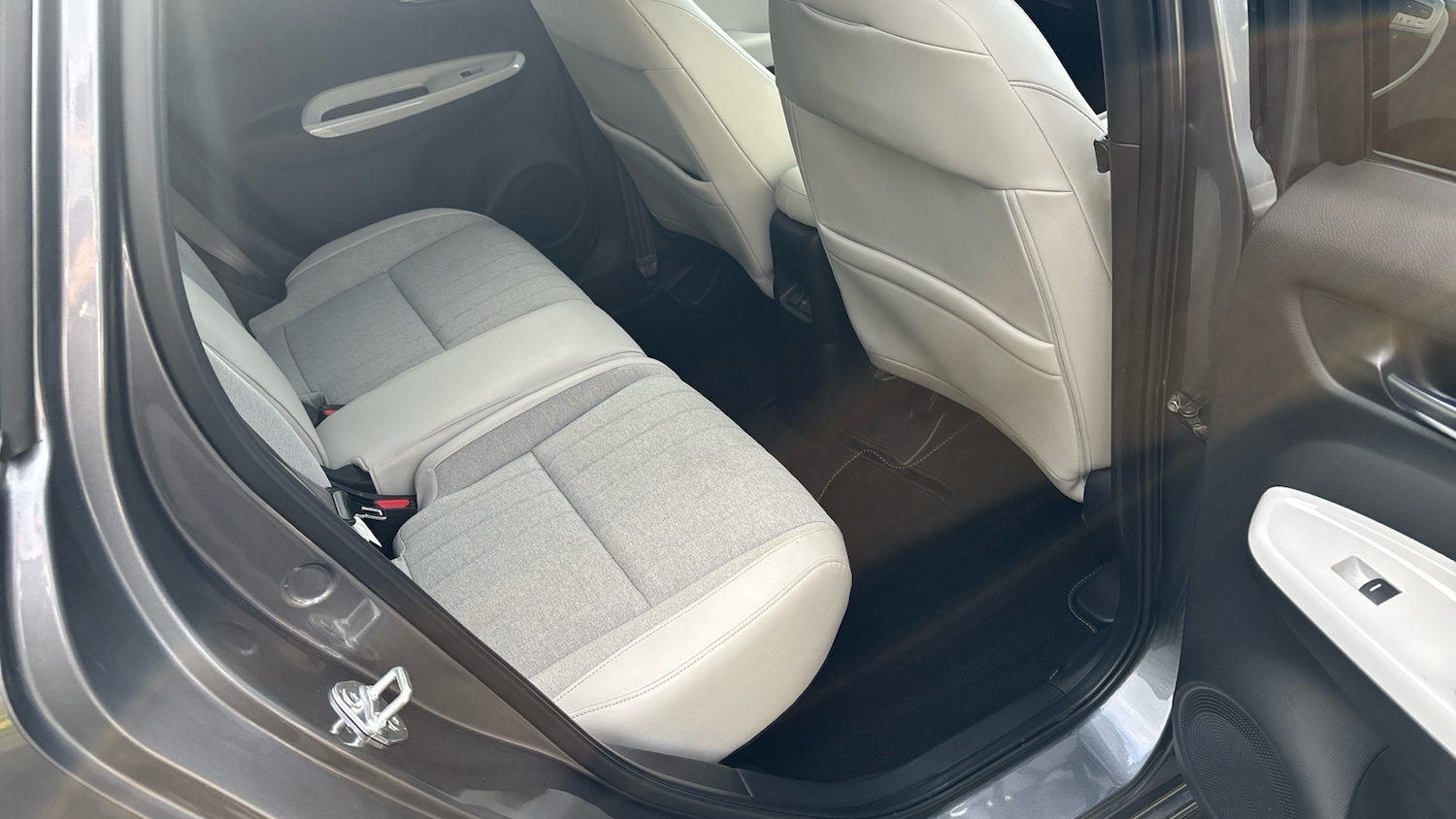 Used Honda Jazz 2023 for sale - 76089000: Photo 36