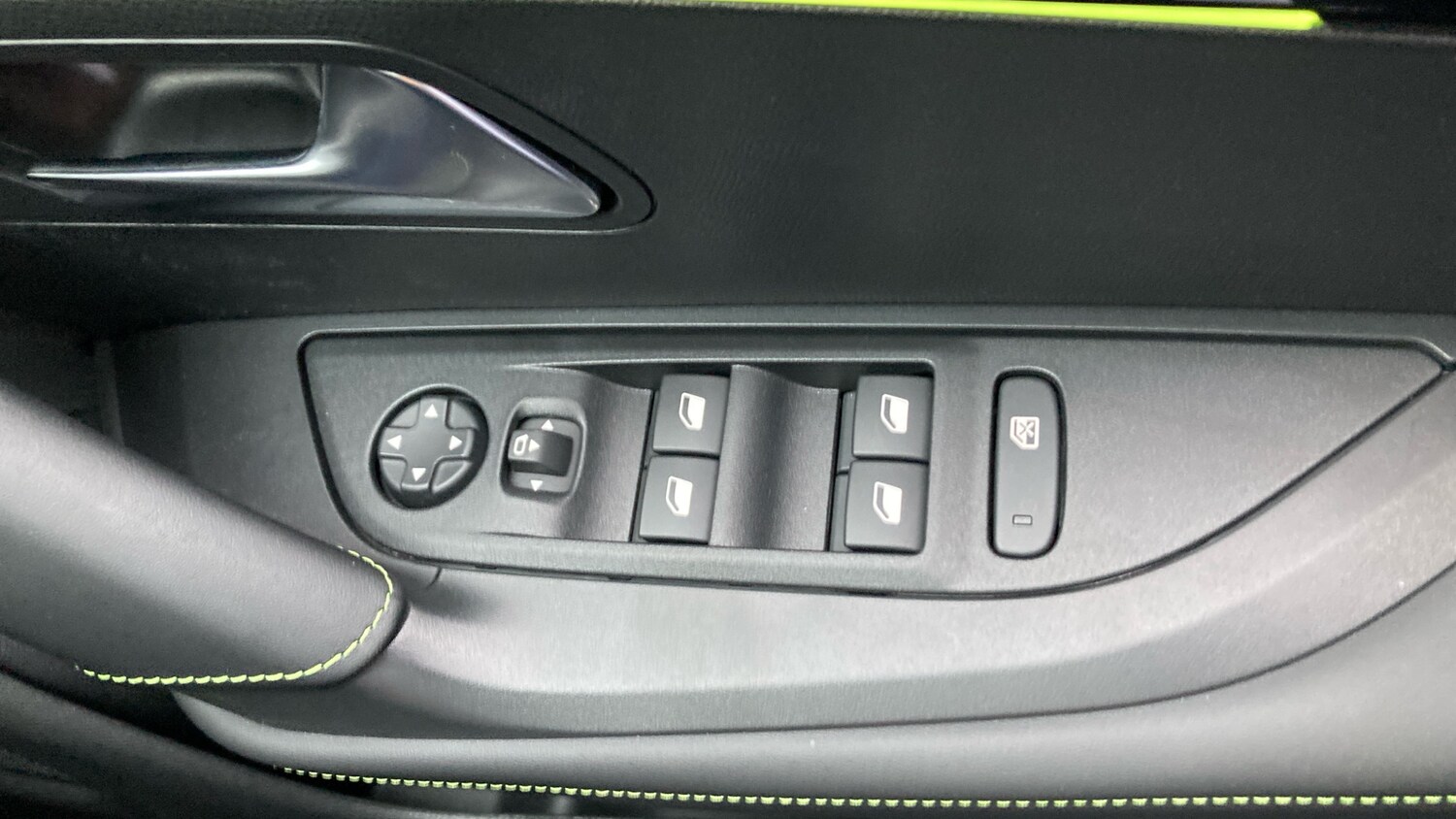 Used Peugeot 2008 2025 for sale - 76220662: Photo 28