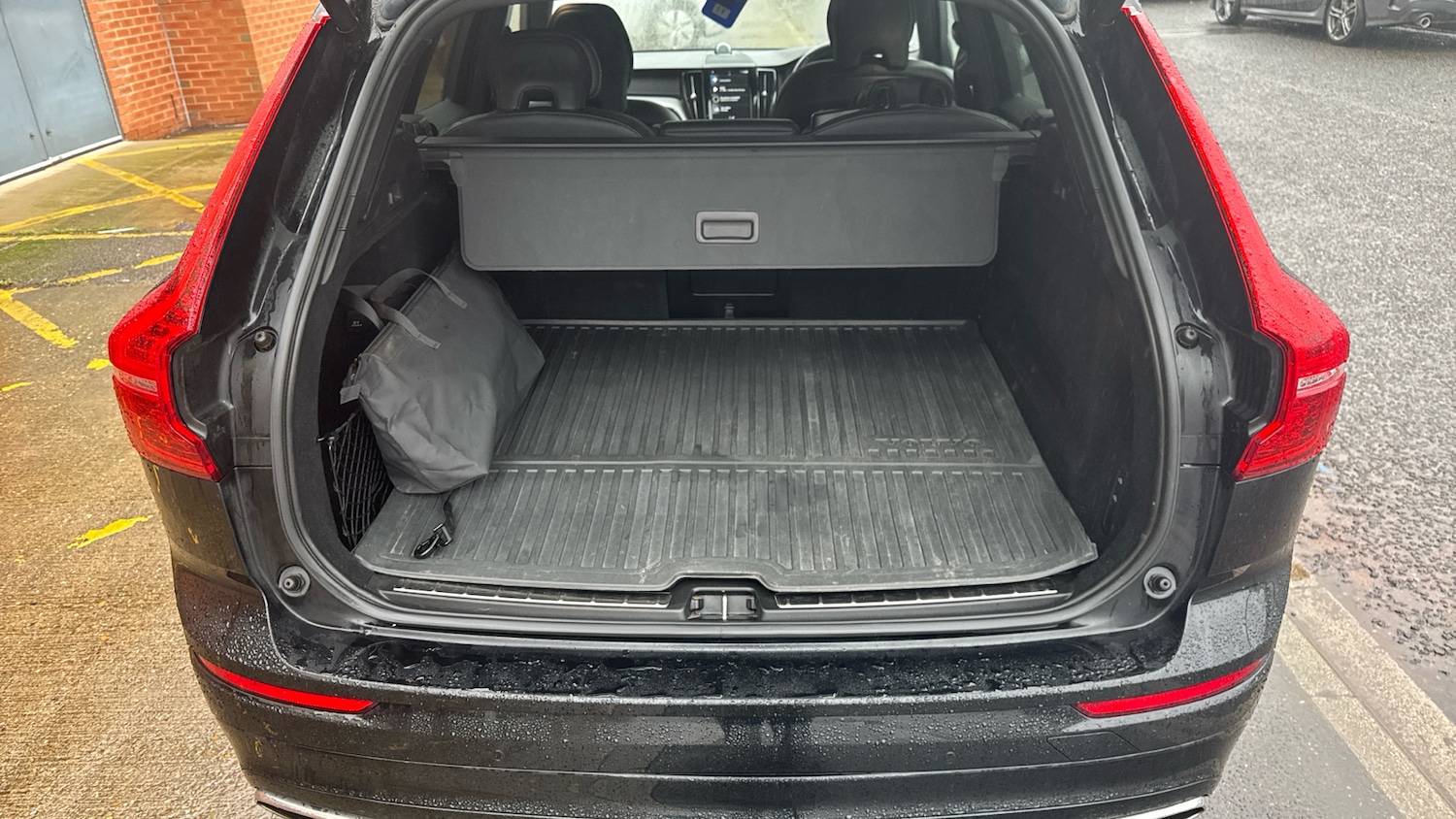 Used Volvo XC60 2020 for sale - 77528472: Photo 4