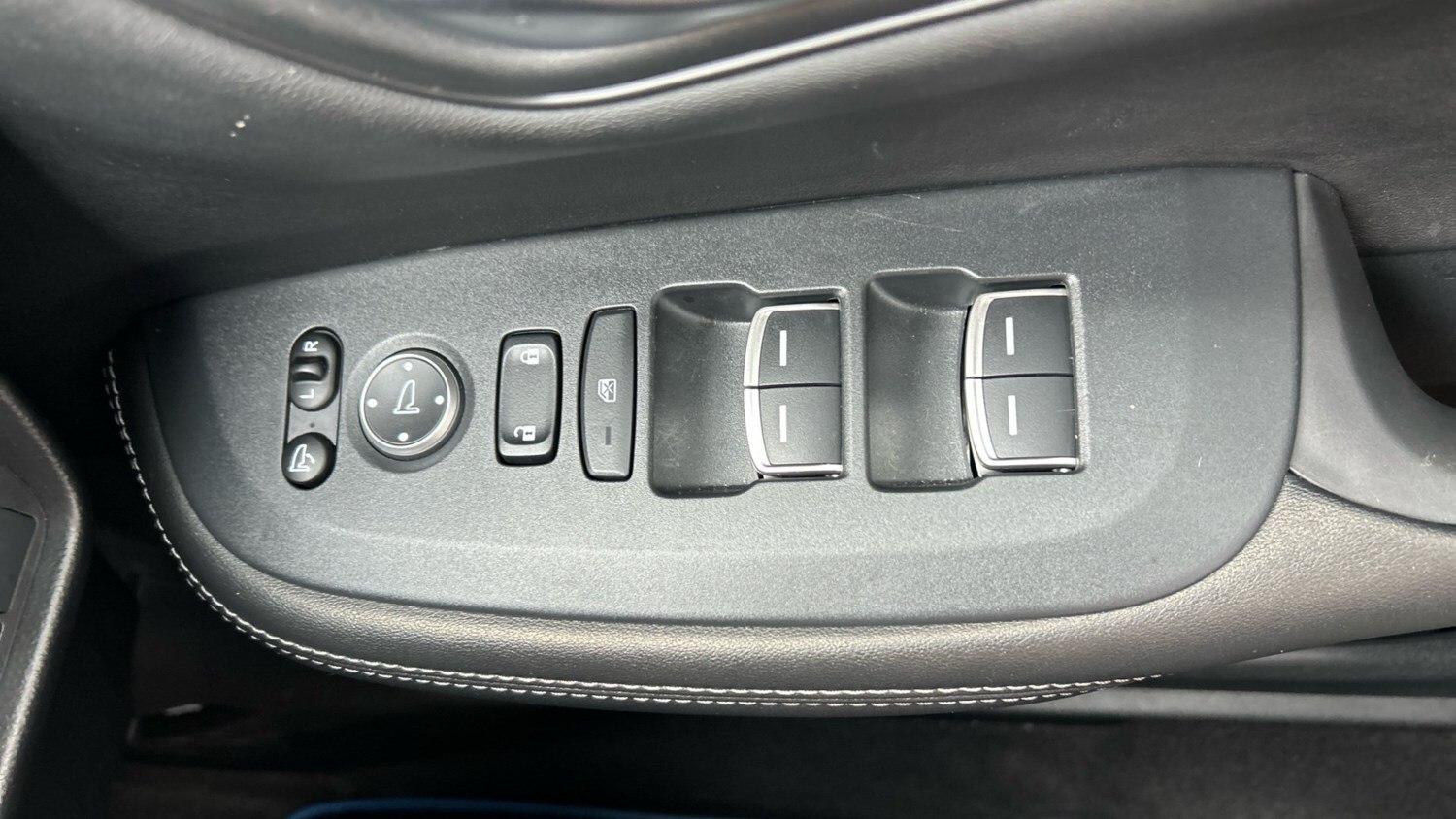 2024 Honda ZR-V 2.0 eHEV Sport 5dr CVT Hybrid Estate Estate Hybrid Automatic - Picture 18 of 24