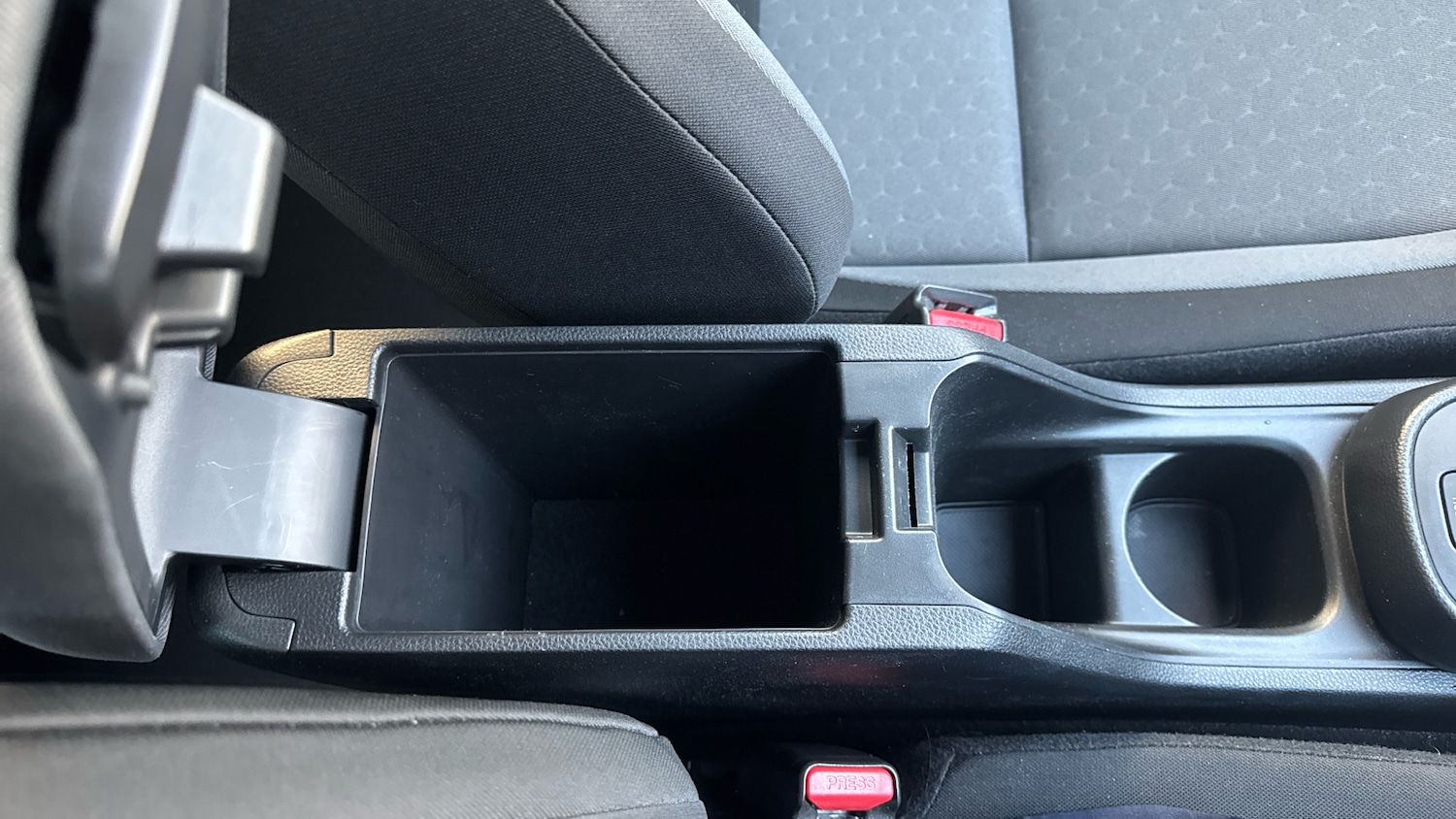 Used Honda Jazz 2023 for sale - 76391189: Photo 31