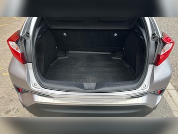 Used Toyota C-HR 2018 for sale - 78343639: Photo