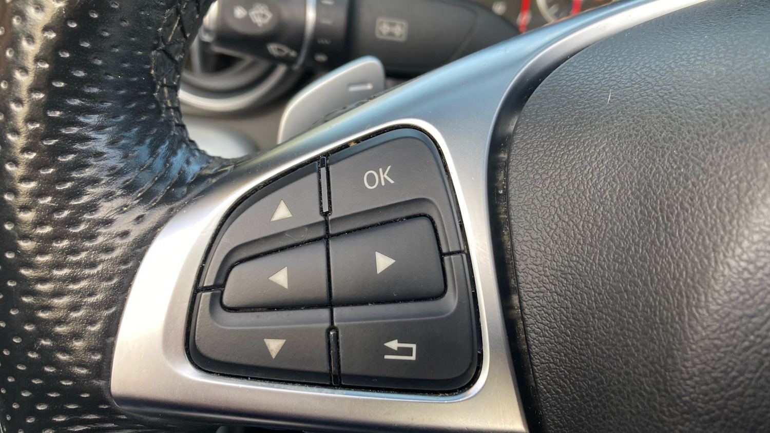 Used Mercedes-Benz SLC 2017 for sale - 77282404: Photo 25