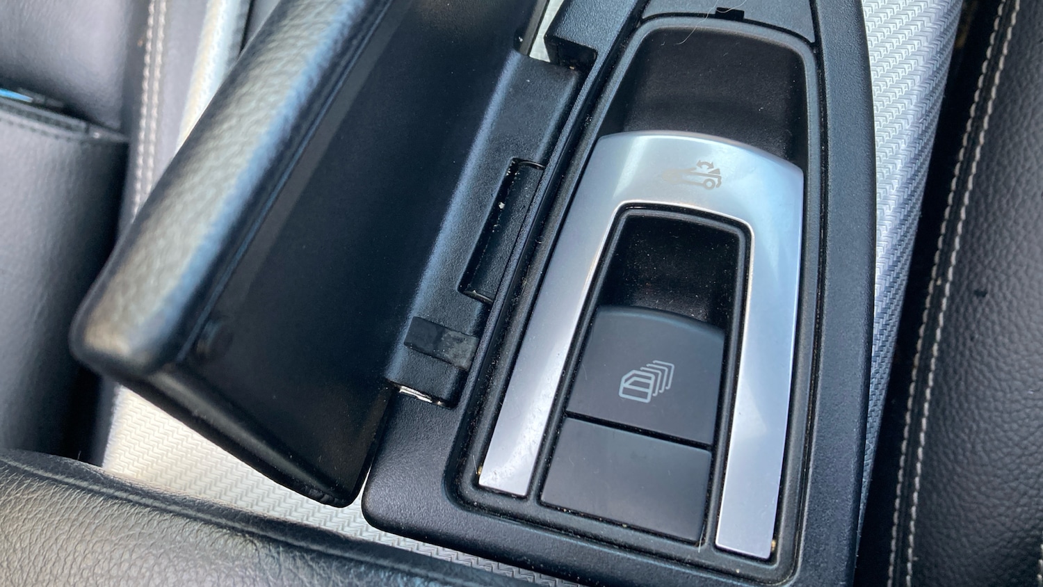 Used Mercedes-Benz SLC 2017 for sale - 77282404: Photo 33