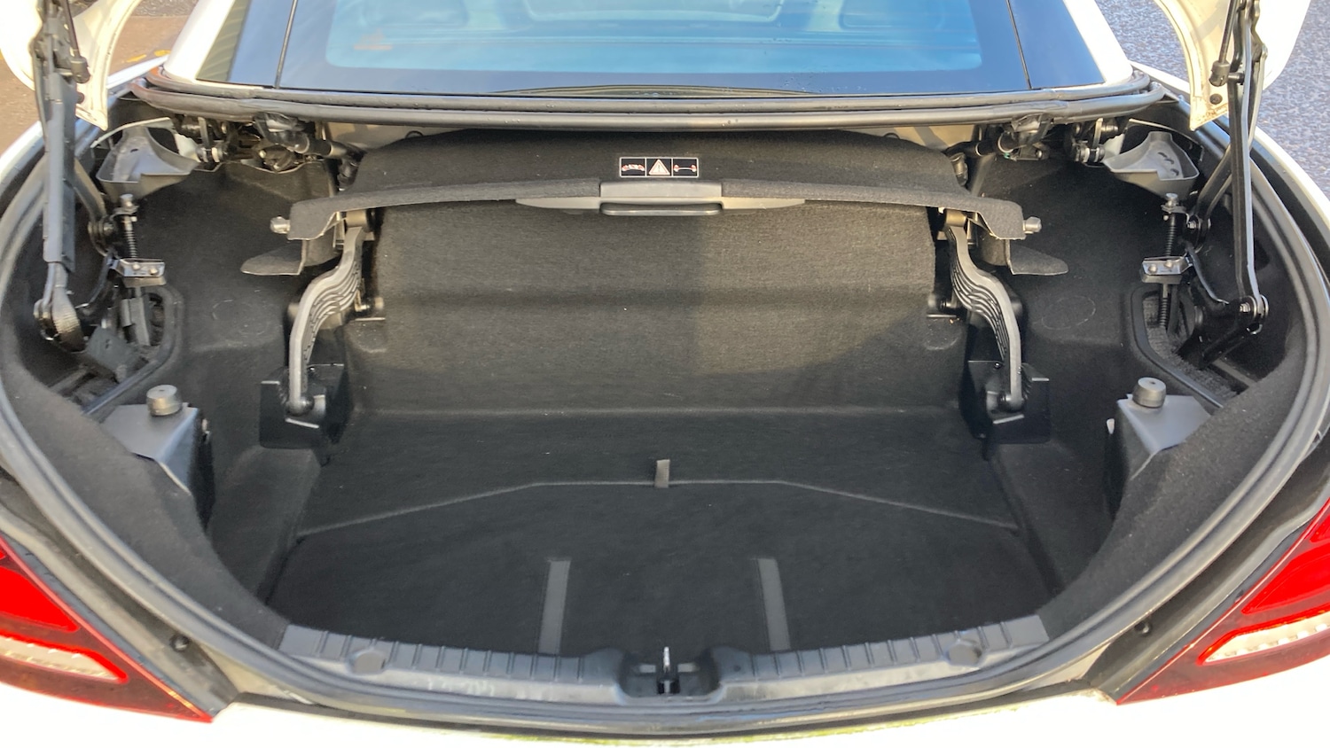 Used Mercedes-Benz SLC 2017 for sale - 77282404: Photo 4