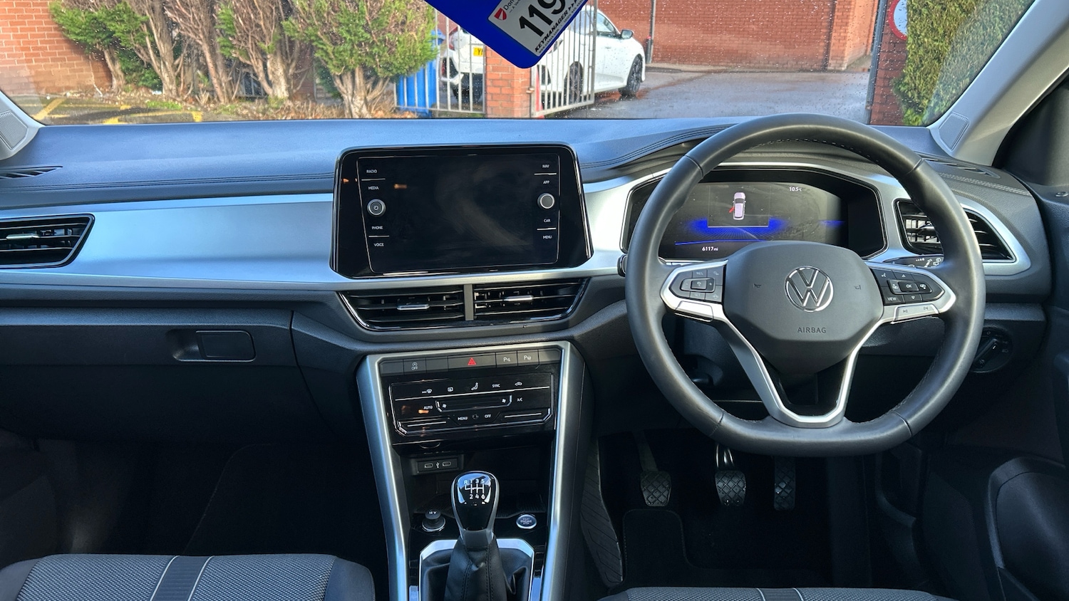 Used Volkswagen T-Roc 2025 for sale - 76877759: Photo 10