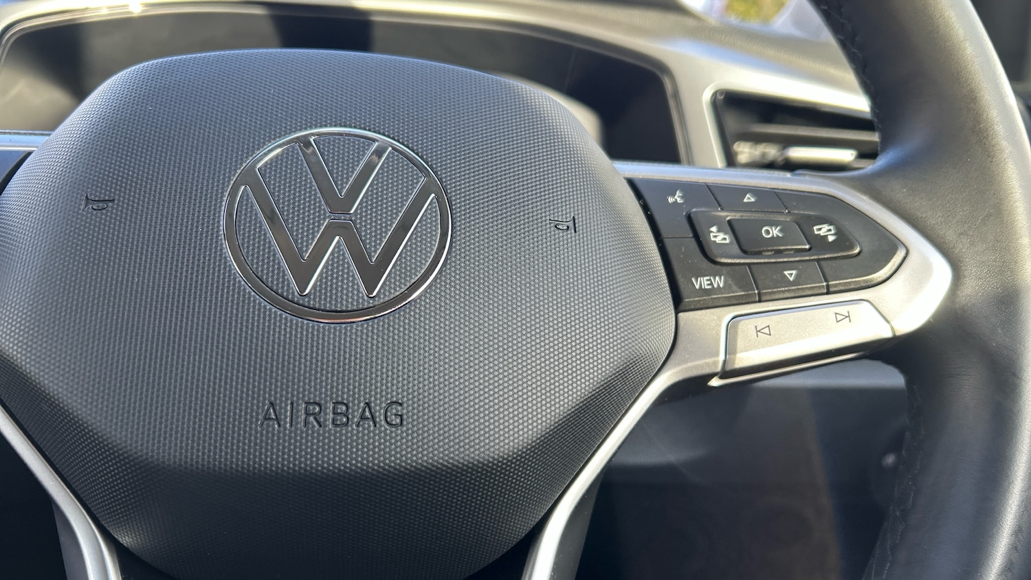 Used Volkswagen T-Roc 2025 for sale - 76877759: Photo 28