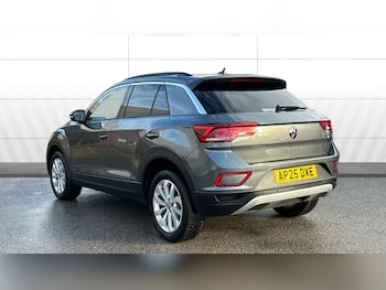 Used Volkswagen T-Roc 2025 for sale - 76877759: Photo