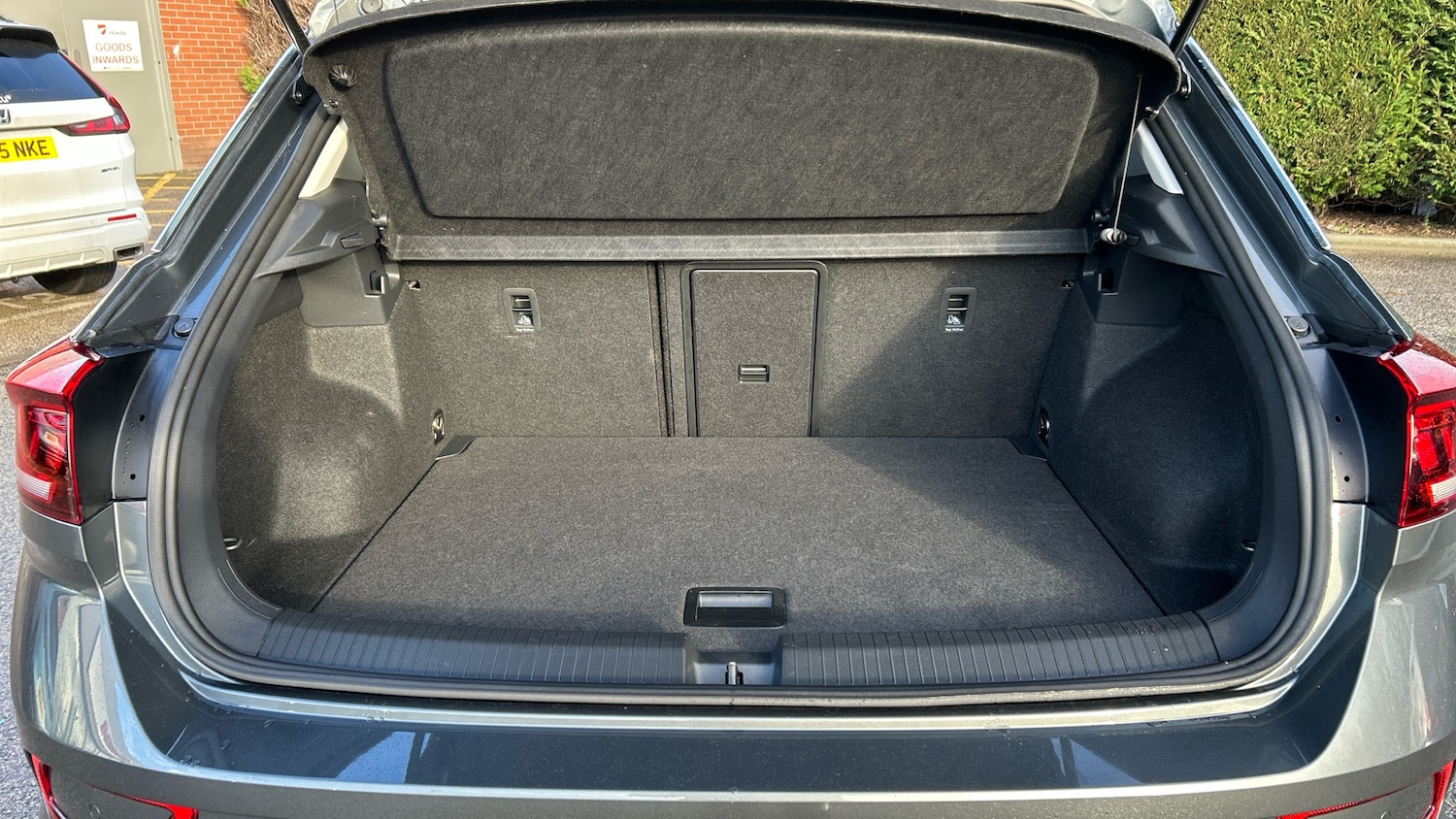 Used Volkswagen T-Roc 2025 for sale - 76877759: Photo 4