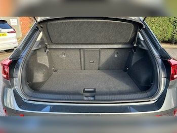 Used Volkswagen T-Roc 2025 for sale - 76877759: Photo