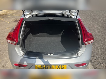 Used Volvo V40 2017 for sale - 78367540: Photo