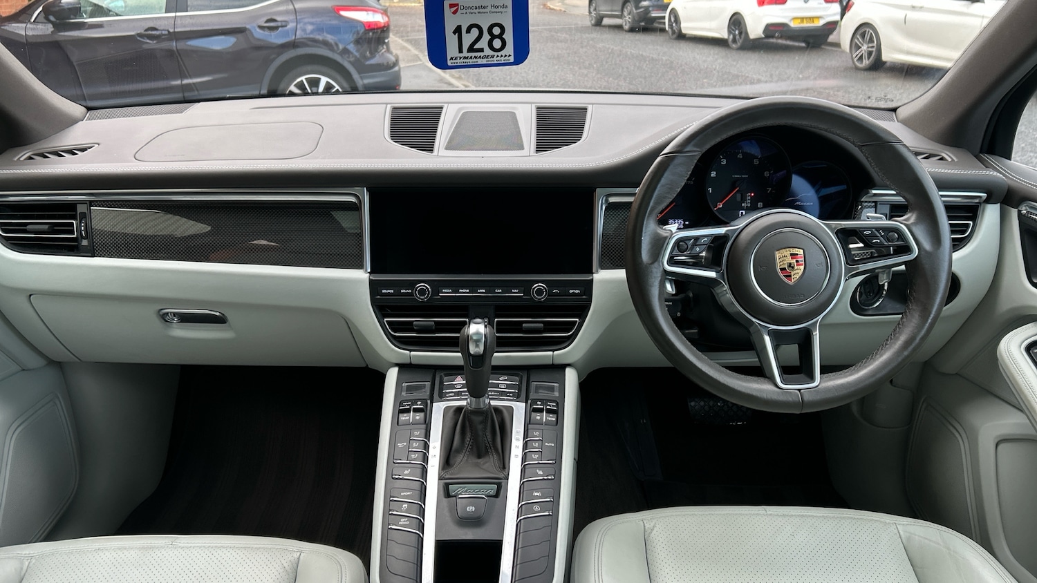 Used Porsche Macan 2020 for sale - 76891950: Photo 10