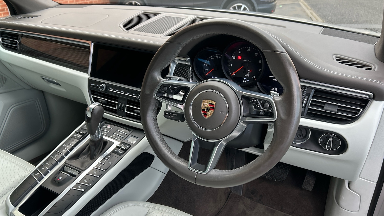 Used Porsche Macan 2020 for sale - 76891950: Photo 11