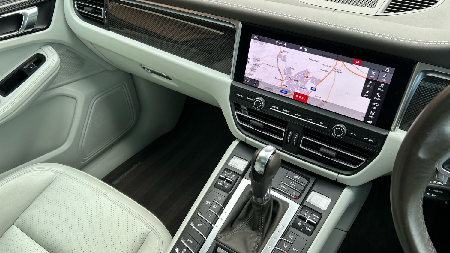 Used Porsche Macan 2020 for sale - 76891950: Photo 14