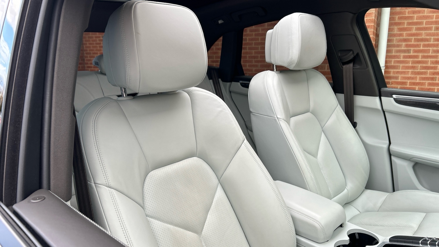 Used Porsche Macan 2020 for sale - 76891950: Photo 34