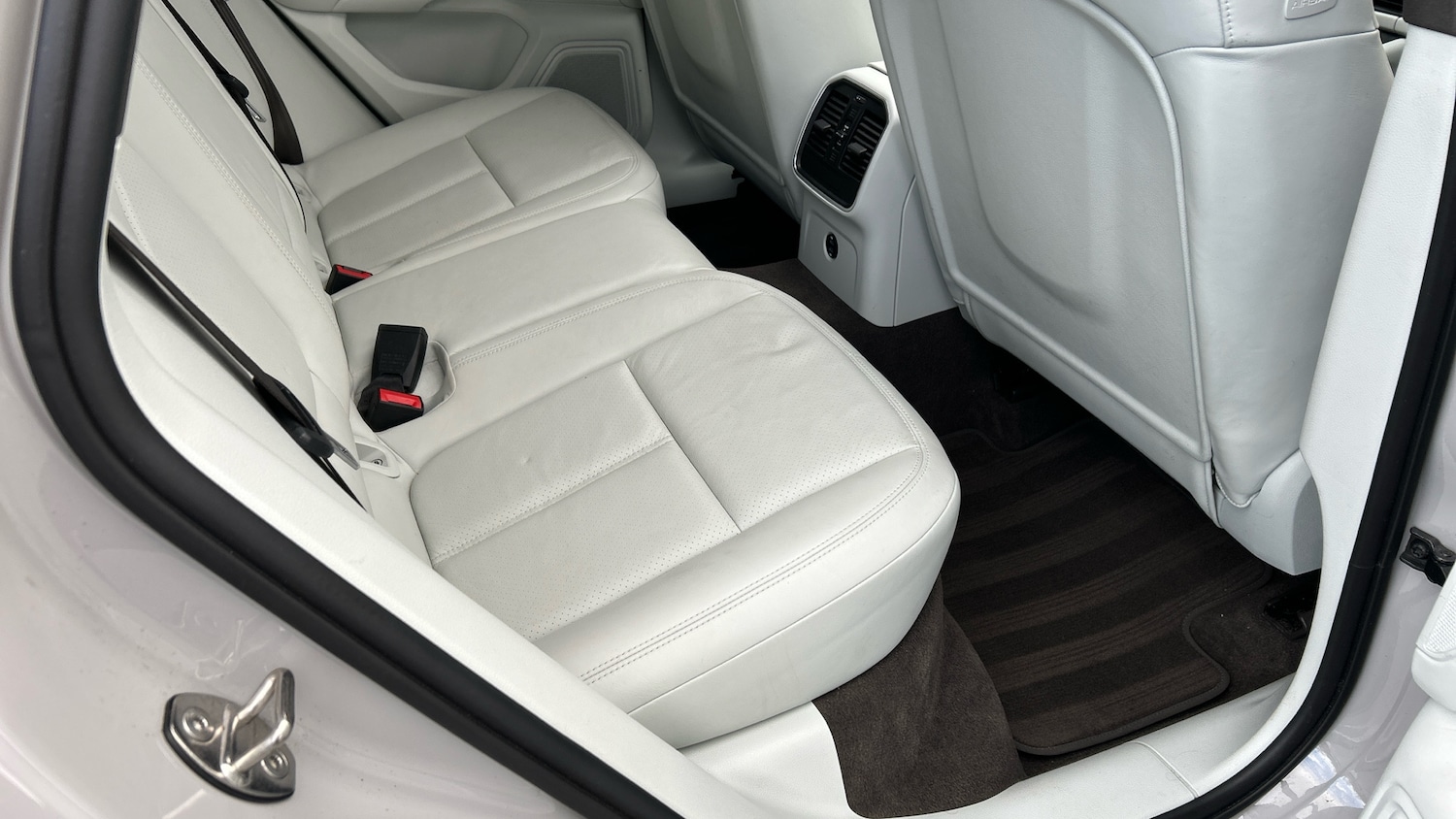 Used Porsche Macan 2020 for sale - 76891950: Photo 42