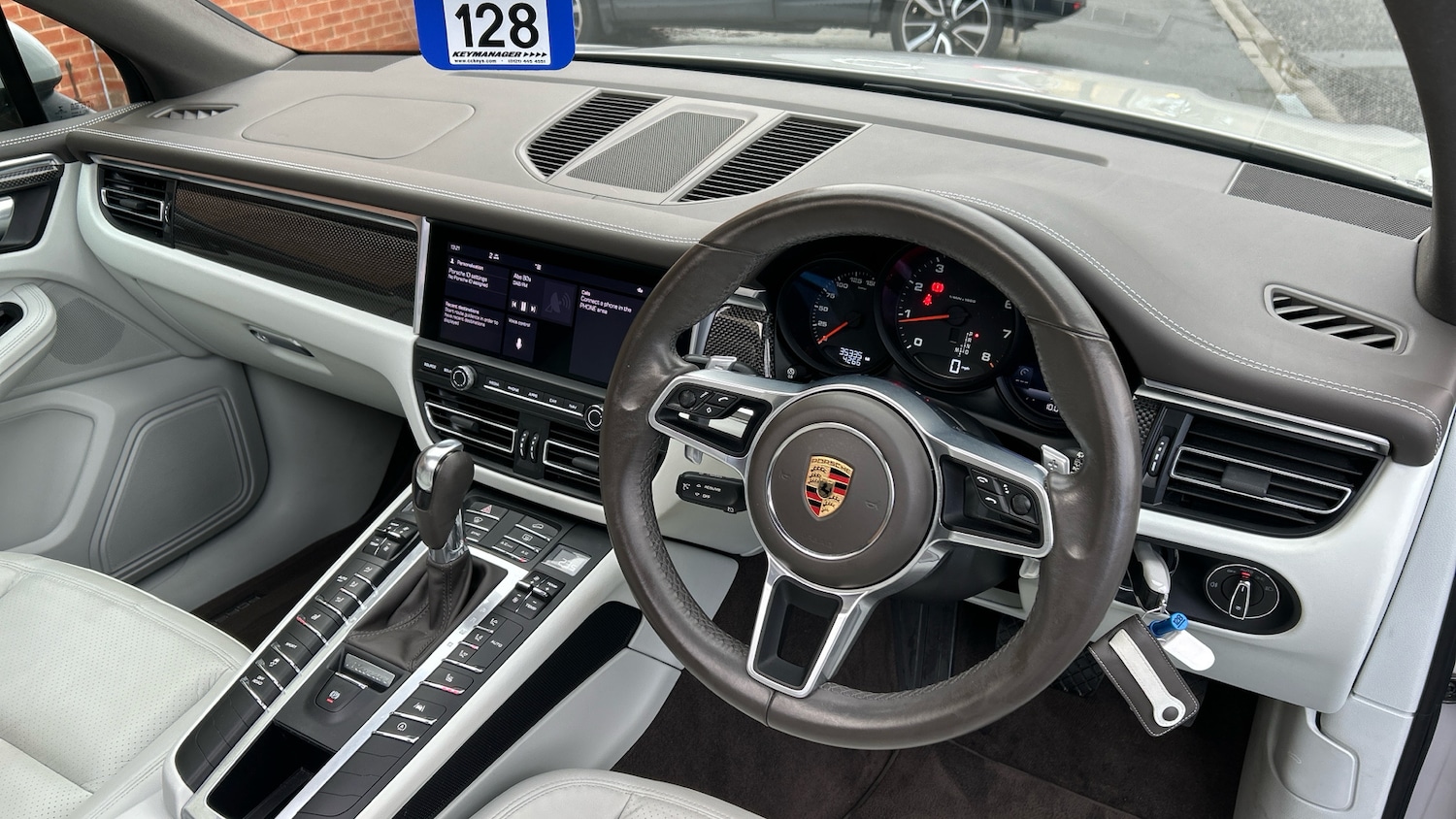 Used Porsche Macan 2020 for sale - 76891950: Photo 45
