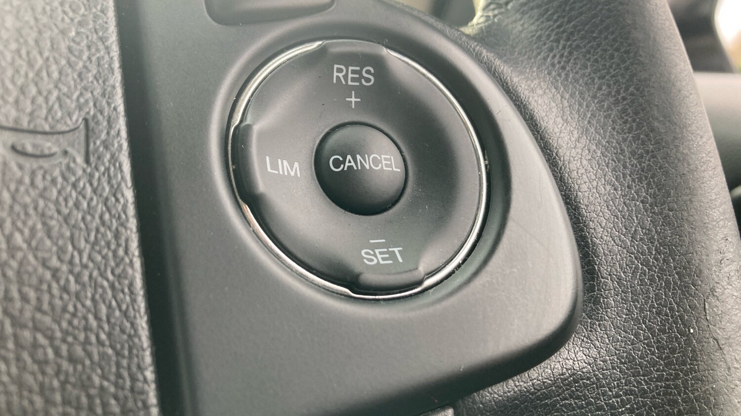 Used Honda CR-V 2017 for sale - 78067385: Photo 25