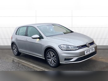 Used Volkswagen Golf 2019 for sale - 77001753: Photo