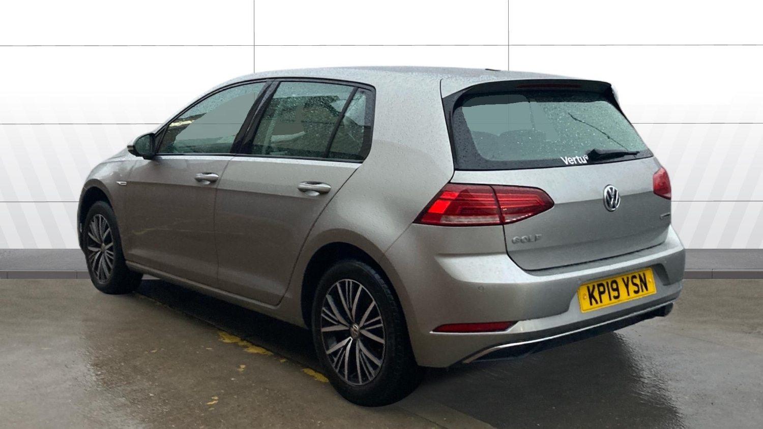 Used Volkswagen Golf 2019 for sale - 77001753: Photo 2
