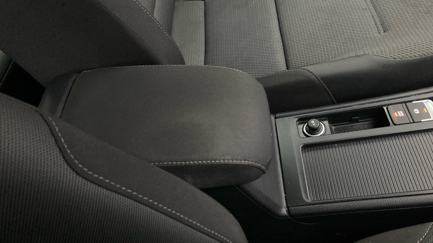 Used Volkswagen Golf 2019 for sale - 77001753: Photo 28