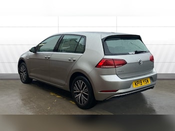 Used Volkswagen Golf 2019 for sale - 77001753: Photo