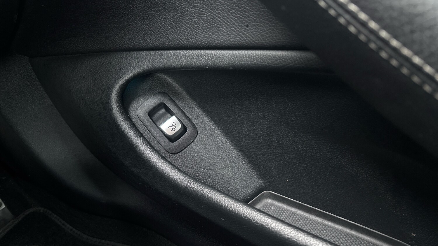 Used Mercedes-Benz C Class 2016 for sale - 77487045: Photo 30