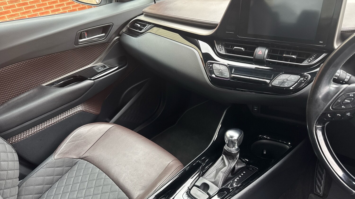 Used Toyota C-HR 2018 for sale - 78155247: Photo 14