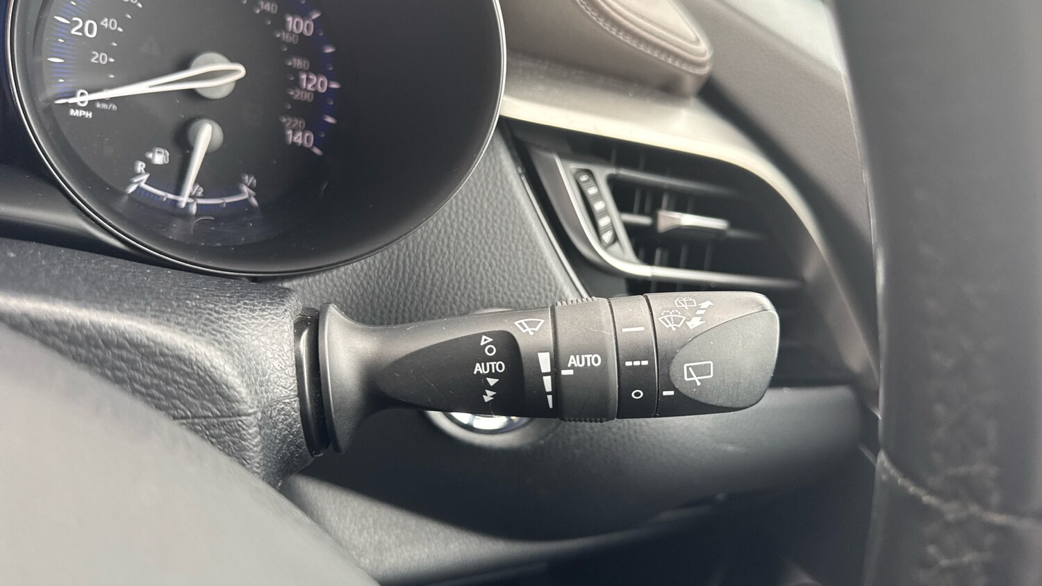 Used Toyota C-HR 2018 for sale - 78155247: Photo 23