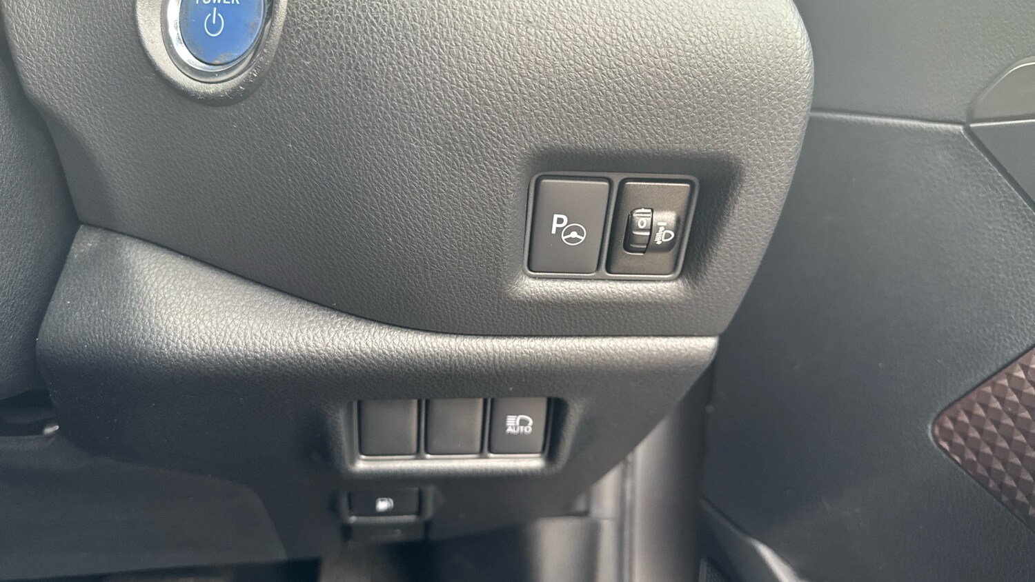 Used Toyota C-HR 2018 for sale - 78155247: Photo 24