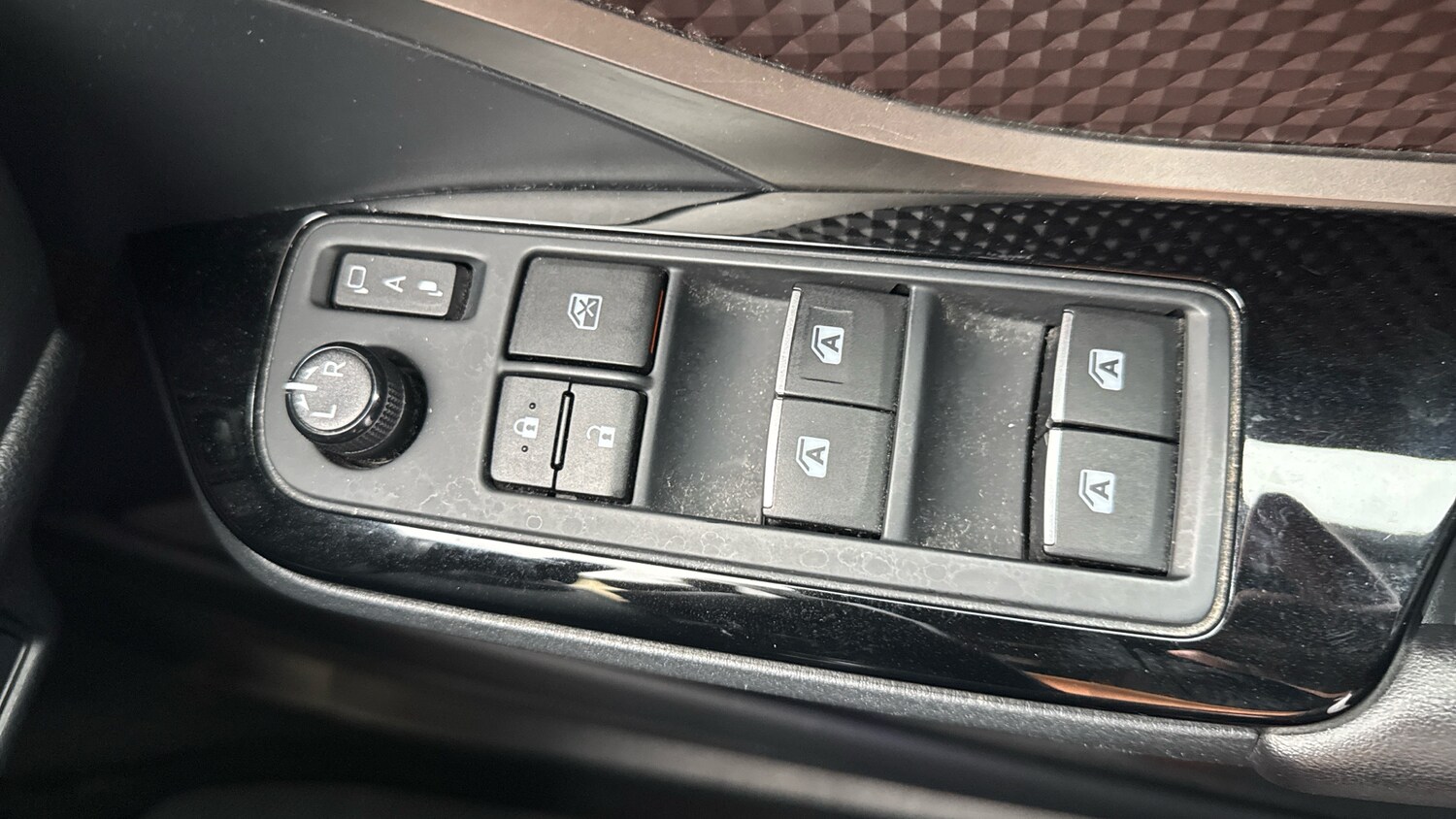 Used Toyota C-HR 2018 for sale - 78155247: Photo 25