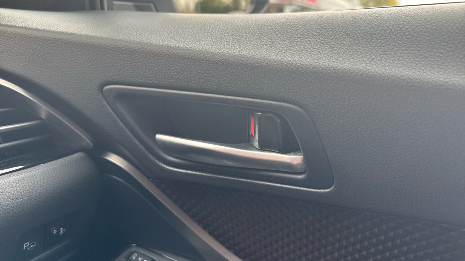 Used Toyota C-HR 2018 for sale - 78155247: Photo 26