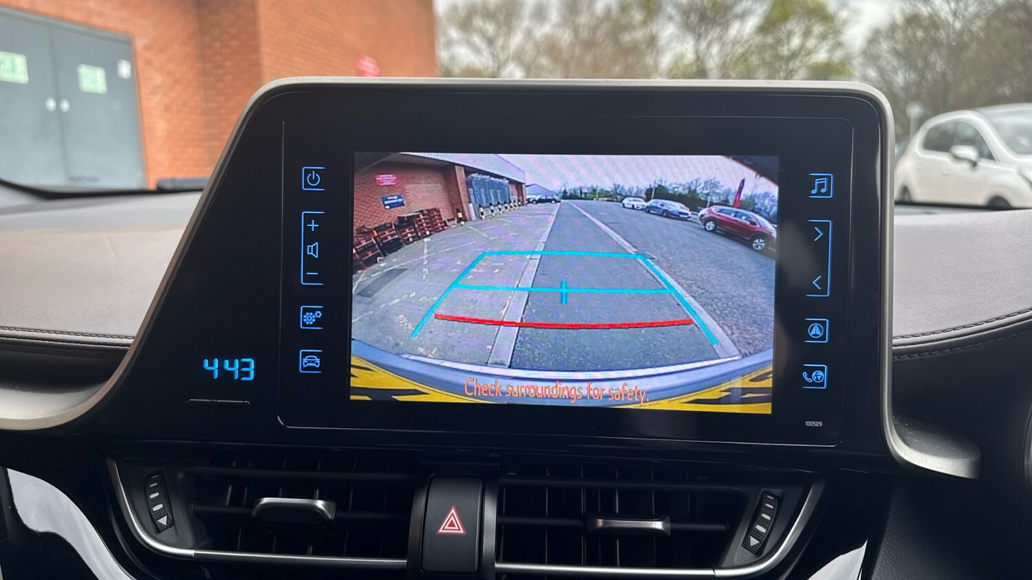 Used Toyota C-HR 2018 for sale - 78155247: Photo 31