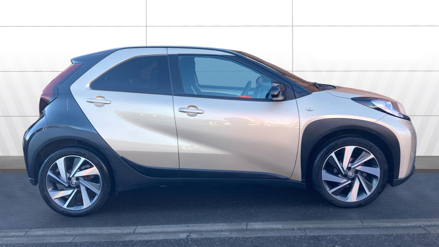 Used Toyota Aygo X 2022 for sale - 77137512: Photo 5